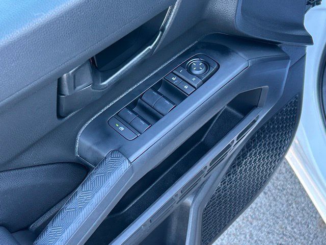 Used 2025 Toyota Tacoma SR5 AWD/4WD image 23