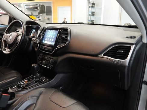 Used 2019 Jeep Cherokee Limited AWD/4WD image 40