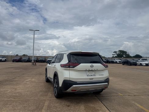 Used 2022 Nissan Rogue Platinum w/ Head-Up Display Package FWD image 16
