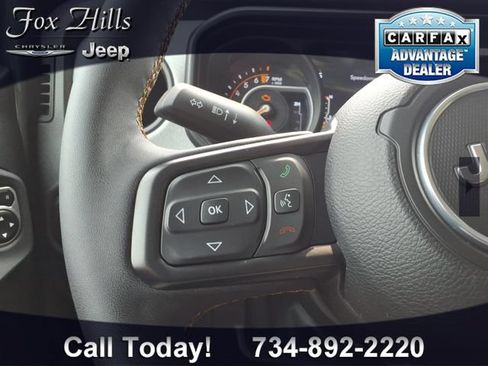 Used 2025 Jeep Gladiator Sport AWD/4WD image 17
