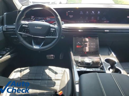 Certified 2026 Cadillac Escalade V w/ LPO, ONYX Package AWD/4WD image 19