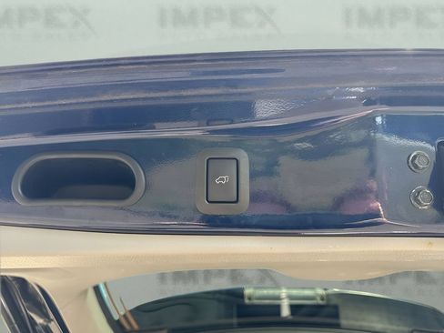 Used 2016 Toyota Highlander XLE AWD/4WD image 30