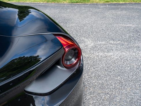 Used 2018 Ferrari 488 GTB RWD image 18