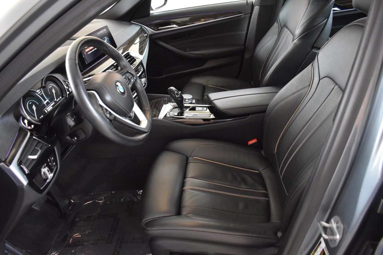 Used 2019 BMW 530e xDrive w/ Convenience Package AWD/4WD image 21
