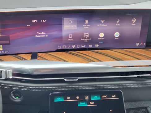 Used 2025 Cadillac Escalade Sport Platinum image 17