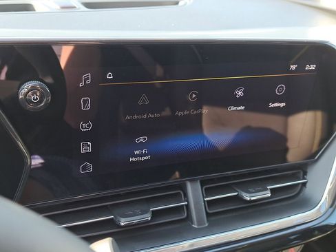 Used 2025 Chevrolet Trax ACTIV w/ Sunroof Package image 22