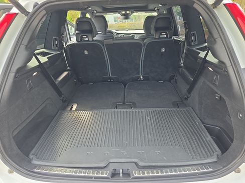 Used 2024 Volvo XC90 T8 Ultimate w/ Lounge Package AWD/4WD image 14