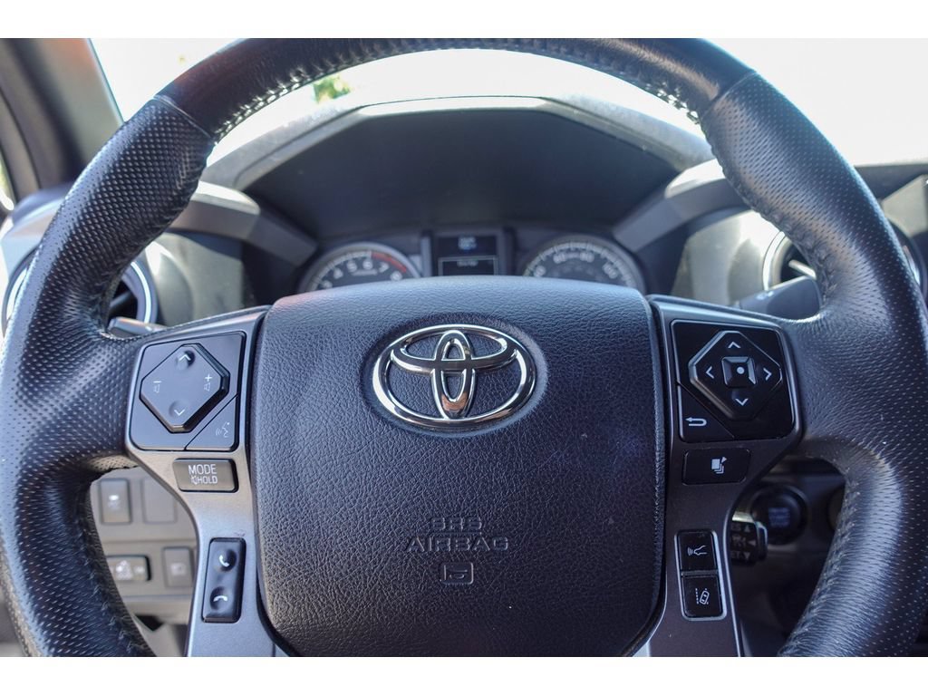 Used 2021 Toyota Tacoma TRD Sport w/ TRD Premium Sport Package AWD/4WD image 17