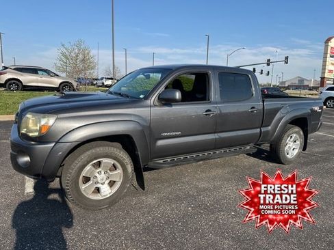 Used 2011 Toyota Tacoma PreRunner w/ TRD Sport Pkg image 1