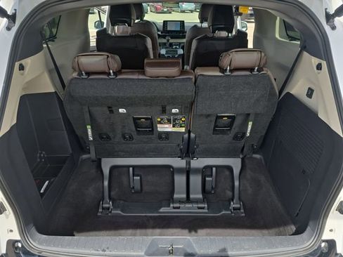 Used 2024 Toyota Sienna Platinum image 13