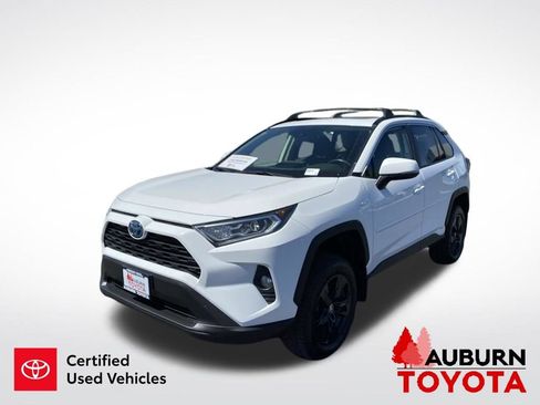 Certified 2021 Toyota RAV4 XLE w/ Convenience Package AWD/4WD image 4