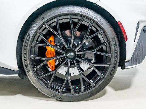 Used 2023 Aston Martin V12 Vantage image 13