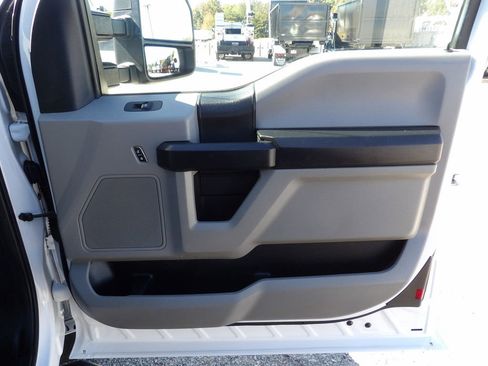 Used 2020 Ford F250 XL w/ Power Equipment Group image 40