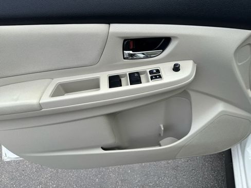 Used 2014 Subaru Crosstrek 2.0i Premium image 10