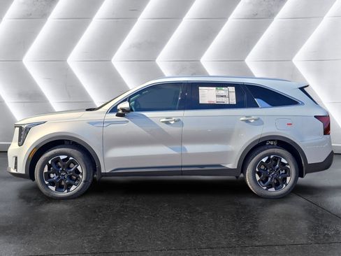 New 2026 Kia Sorento S AWD/4WD image 2