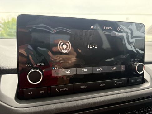 Certified 2023 Honda Accord EX image 17