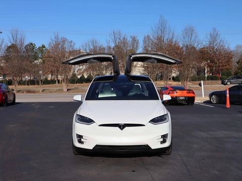 Used 2018 Tesla Model X 100D image 14