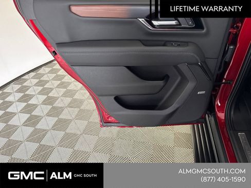 New 2026 GMC Yukon Denali w/ Sun & Power Step Package AWD/4WD image 23