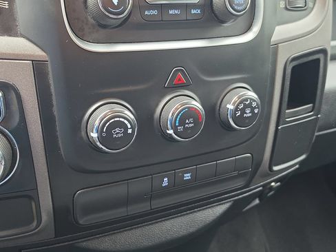 Used 2018 RAM 1500 Express RWD image 22