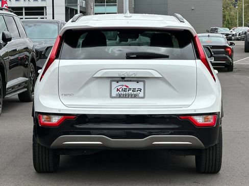Certified 2023 Kia Niro Wind w/ Wind Preserve Package FWD image 5