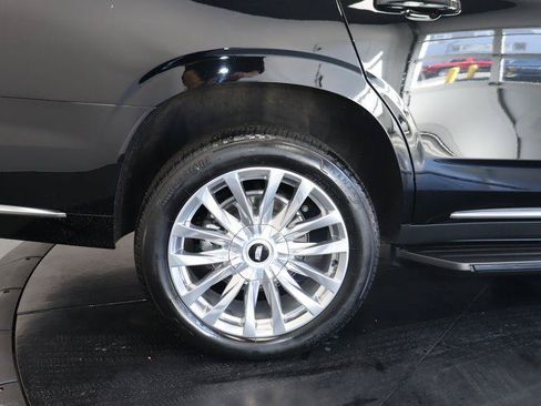Certified 2024 Cadillac Escalade Premium Luxury w/ Performance Package AWD/4WD image 17