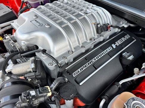 Used 2016 Dodge Challenger SRT Hellcat RWD image 32