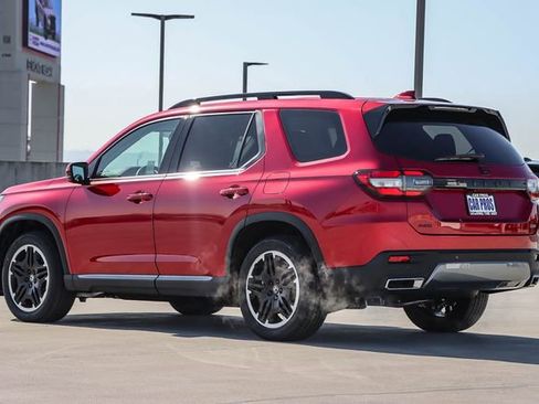 New 2026 Honda Pilot Touring image 14