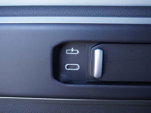 New 2025 BMW X7 xDrive40i w/ M Sport Package image 27