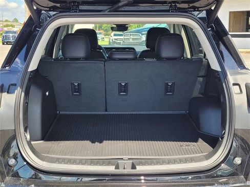 New 2026 GMC Terrain Denali w/ LPO, Black Badging Package image 9