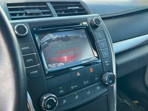 Used 2016 Toyota Camry SE w/ Moonroof Package FWD image 17