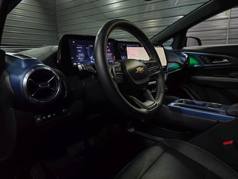 Used 2024 Chevrolet Equinox EV LT image 10