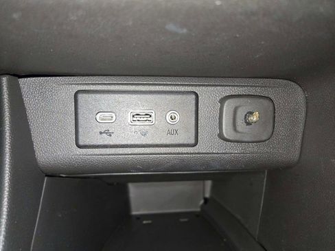 Used 2022 Buick Encore GX Select w/ Sport Touring Package image 27