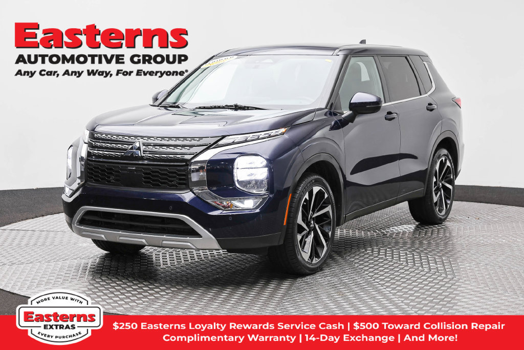 Used 2024 Mitsubishi Outlander SE FWD image 1