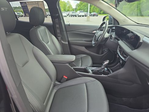 Used 2024 Buick Encore GX Sport Touring w/ Experience Buick Package AWD/4WD image 10