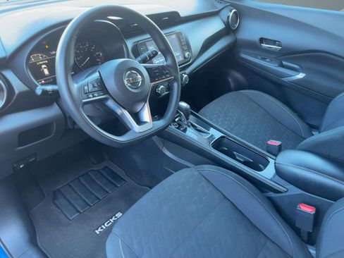 Used 2024 Nissan Kicks SV image 4