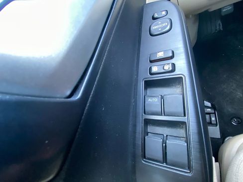 Used 2013 Toyota Camry LE image 17