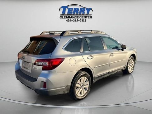 Used 2017 Subaru Outback 2.5i Premium image 5