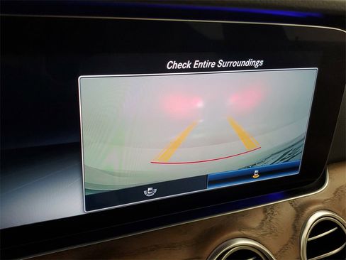 Used 2020 Mercedes-Benz E 350 4MATIC Sedan image 22