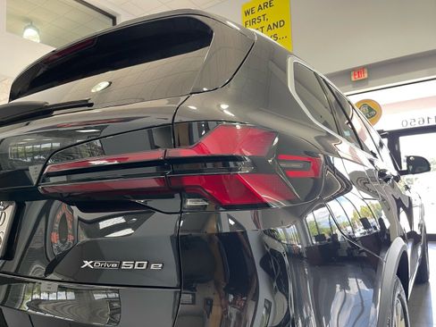 Used 2024 BMW X5 xDrive50e AWD/4WD image 17