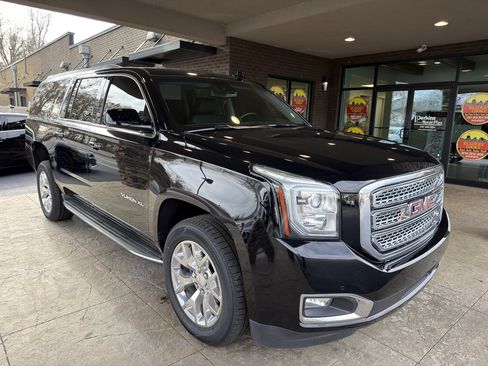 Used 2018 GMC Yukon XL SLT w/ Open Road Package image 5
