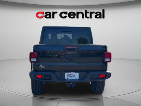 Used 2023 Jeep Gladiator Sport AWD/4WD image 4