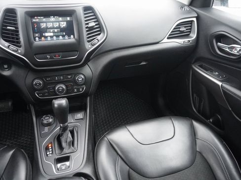 Used 2020 Jeep Cherokee Latitude Plus w/ Cold Weather Group image 21