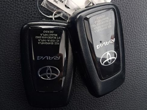 Used 2024 Toyota RAV4 XLE w/ Convenience Package AWD/4WD image 38