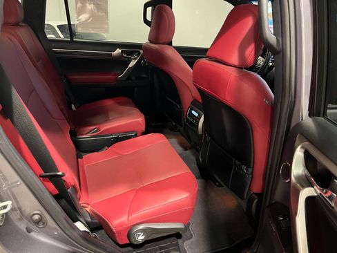 Used 2023 Lexus GX 460 Premium w/ Accessory Package image 36