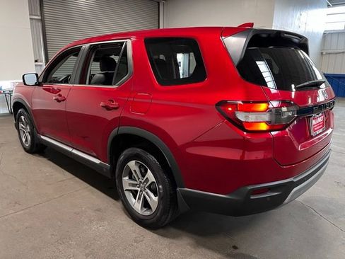 Used 2024 Honda Pilot EX-L image 4