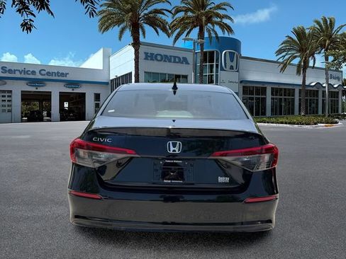 Used 2023 Honda Civic EX image 7