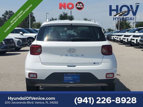 Certified 2026 Hyundai Venue SEL FWD image 6