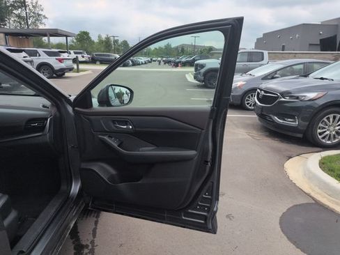 Used 2022 Nissan Rogue SV w/ SV Premium Package AWD/4WD image 14