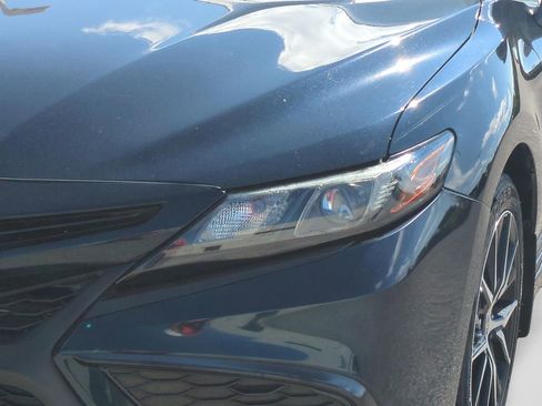 Used 2021 Toyota Camry SE image 16