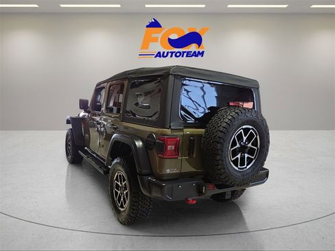 Used 2025 Jeep Wrangler Unlimited Rubicon image 3